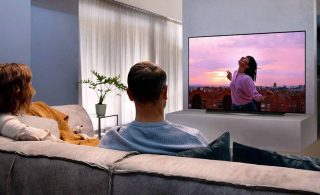 مقایسه و تفاوت تلویزیون‌ OLED ال‌جی و QLED سامسونگ