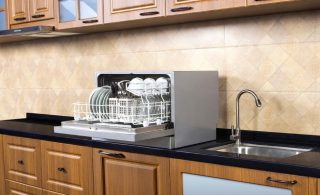 ماشین‌ ظرفشویی رومیزی چه مزایا و معایبی دارد؟